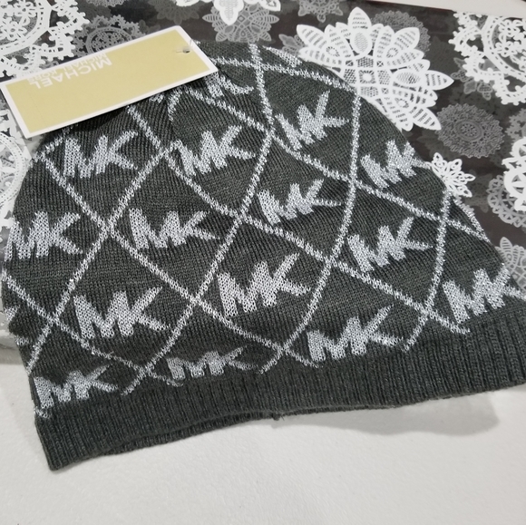 Michael Kors Gray / silver metallic beanie hat - Picture 2 of 2